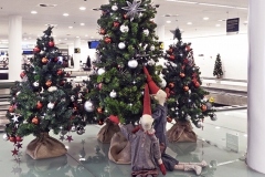 Juleudstilling til Københavns Lufthavn i samarbejde med Mikkel Sonne. Foto: Stuart Mcintyre